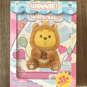 Whinnie Naughty Team - Squirrel